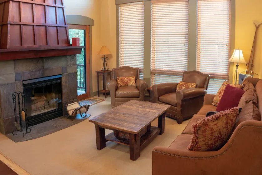 7401- Three Bedroom Loft Den Deluxe Crossings Townhomes condo - Image 1