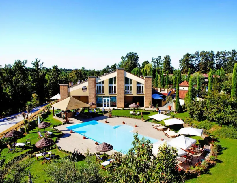 Apartment in Vinci with Pool & Wellness - Image 1