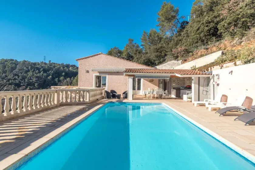 Villa 110 m2 mit Pool und atemberaubender Aussicht, nicht zu übersehen. - Image 1