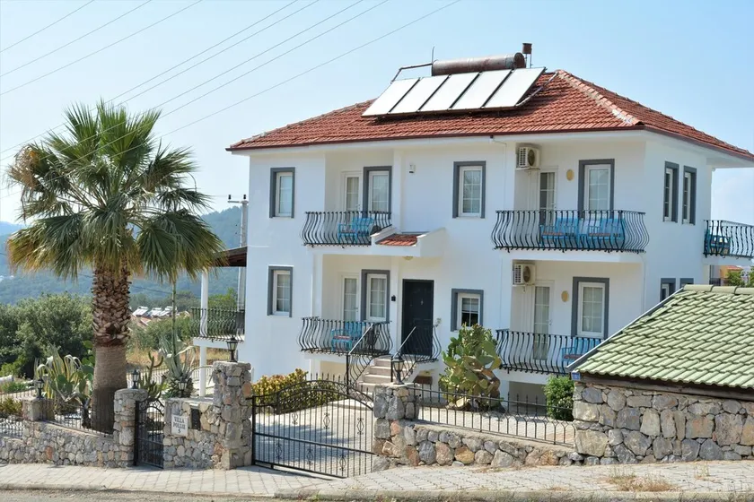 Villa with  large private pool, Bar and Gardens. Sleeps up to 14 adults . - Image 1