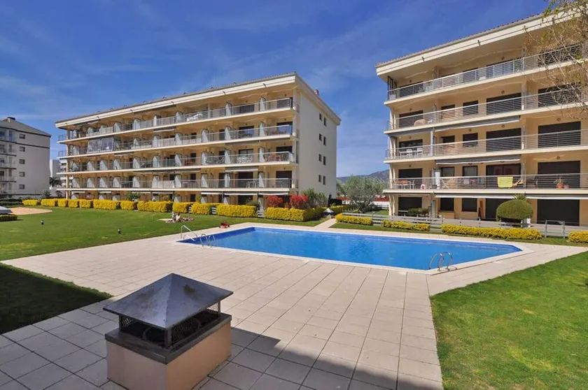 8010-MIL.LENI Appartement mit Gemeinschaftspool und Parkplatz - Image 1