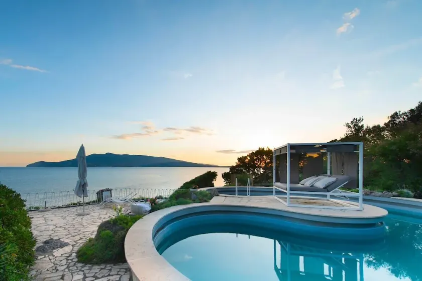 Mare degli Angeli : magnifique villa méditerranéenne avec jardin et piscine - Image 1
