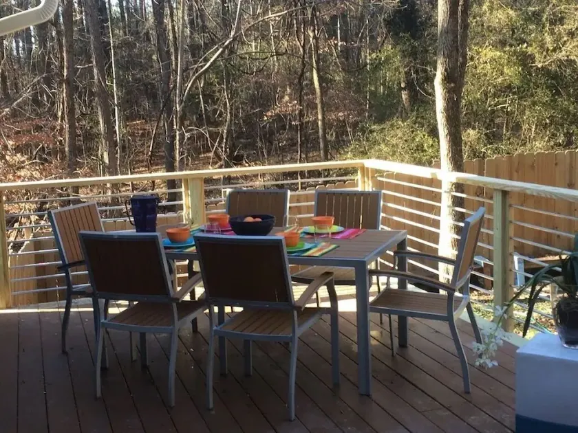 Lovely Bungalow in private , secluded neighborhood near Carrboro - Image 1