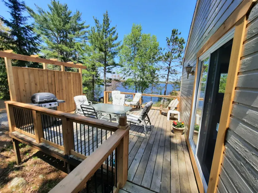 Very Private Lakefront Cottage  in sheltered cove on Lake Nipissing South Bay - Image 1
