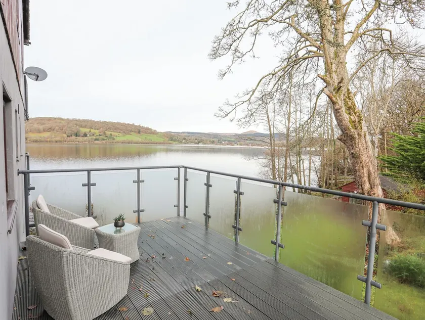 VYRNWY LAKESIDE - BALA LAKE, romantic in Bala - Image 1