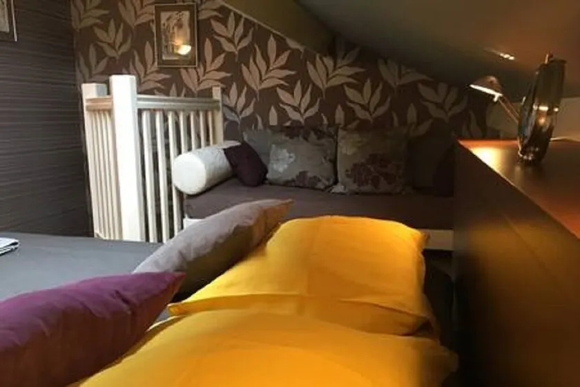 Petite maison avec patio intérieur - Image 1