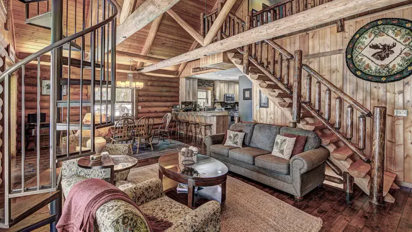 Yellow Birch Lodge Private Vacation Rental Home - Image 1