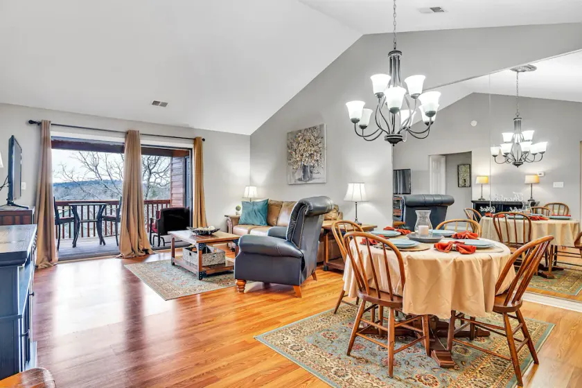 Pointe of View condo - Image 1