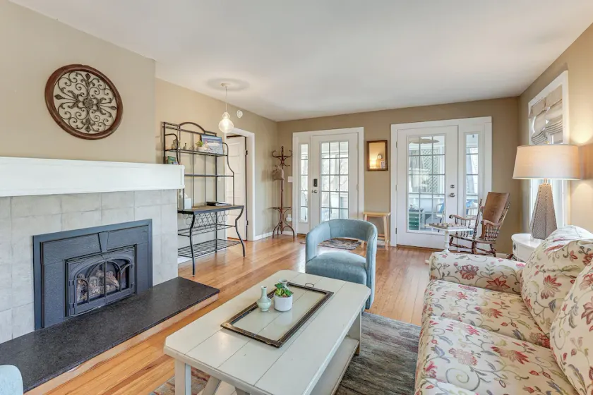 Walk to Beach! Serene Lake Michigan Home w/ Deck - Image 1