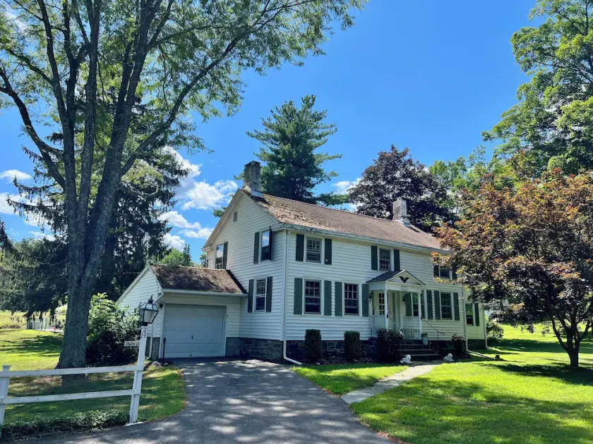 Relax & Reconnect. Historic Farmhouse with Pool Near Mohonk & New Paltz - Image 1