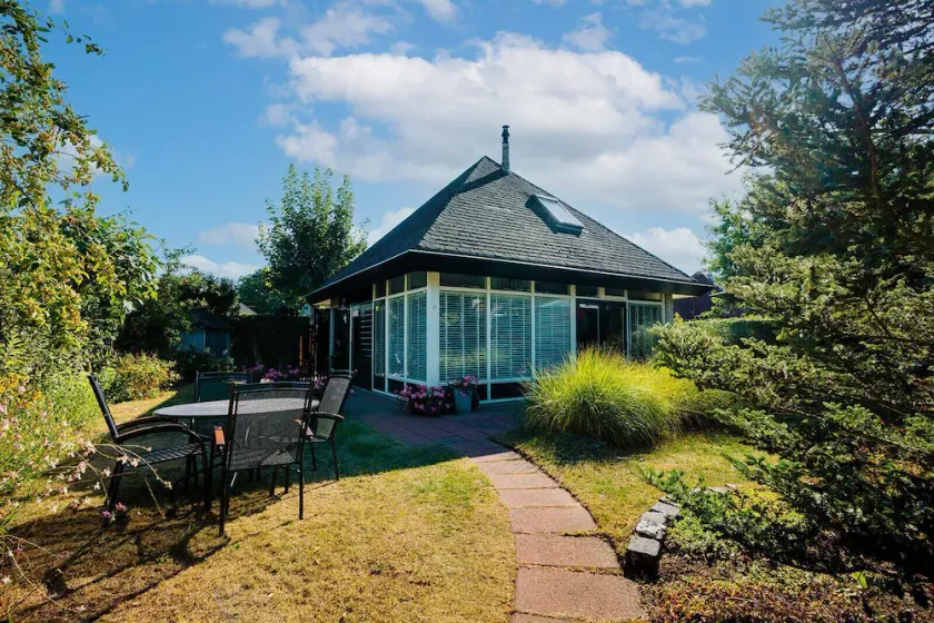 Lovely holiday home 10 minutes by bike from the beaches of Ouddorp - Image 1