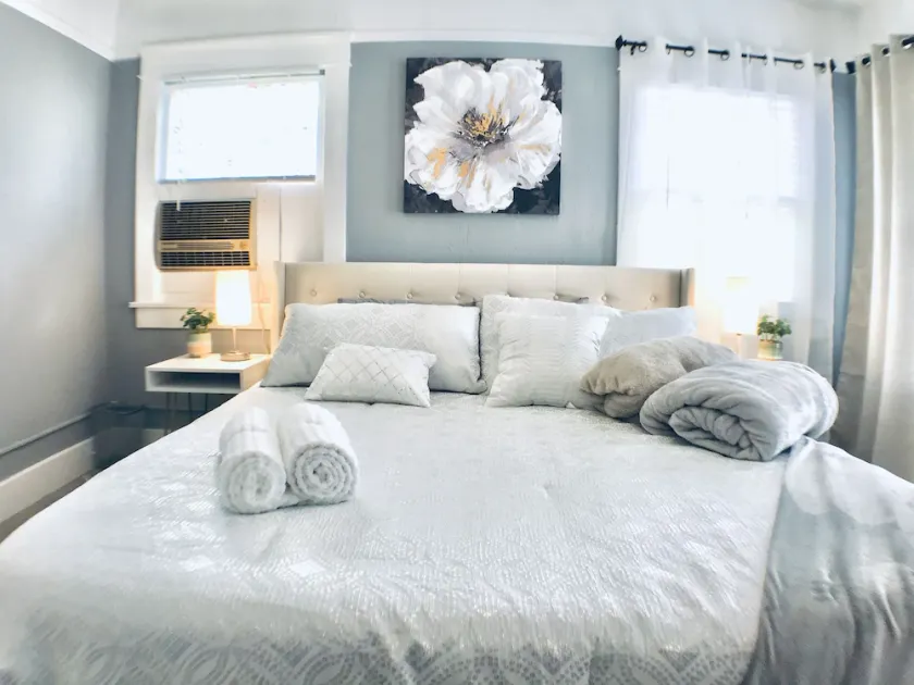 CAL King Bed/Sleeps 4/Furnished Private APT/In-Unit Washer Dryer/Smart 55\" HDTV - Image 1