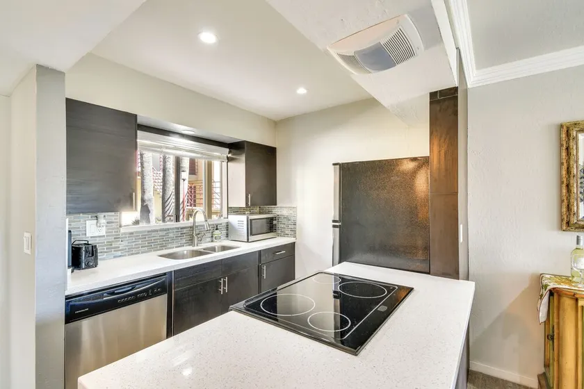 Newly remodeled 1 Bedroom Condo - Image 1