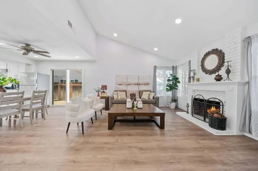 Marbella Lane Modern Home w Private Backyard - Image 1