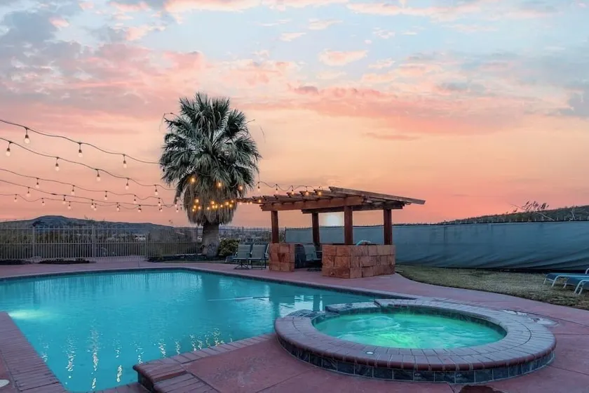 18 posti letto, piscina privata, (vicino a Zions e Sand Hollow) - Image 1