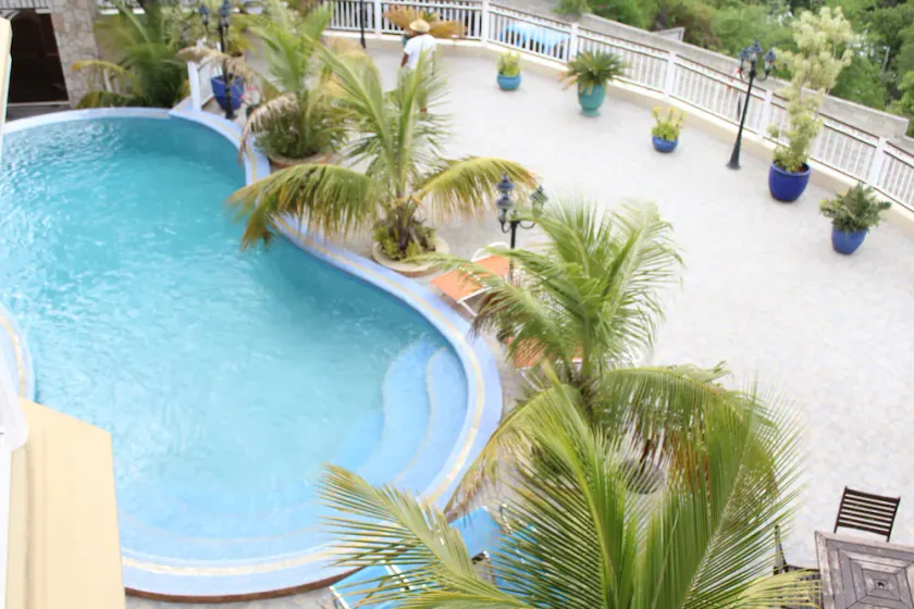 Lebon Appart Hotel - Image 1