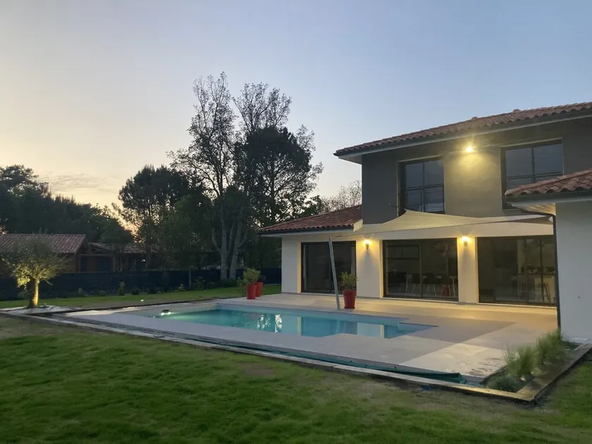 La Villa des Pins 150 m2 at 5 min from the beach with 3 bedrooms and 8 beds - Image 1