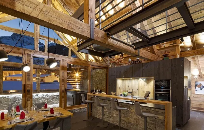 Chalet, wifi, à 150m des pistes de ski, sauna, terrasse, cheminée ou poêle à bois, télévision, 260m² - Image 1