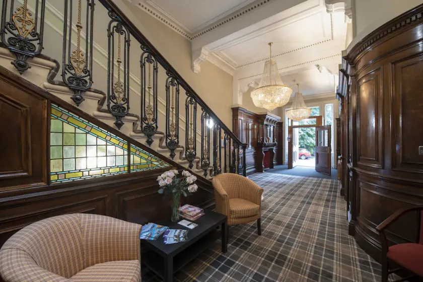Grosvenor Suites - Image 1