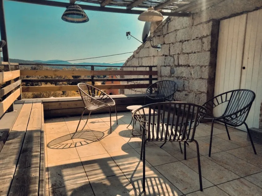 Entre village et campagne ,Maison 3 ch avec terrasses - Image 1