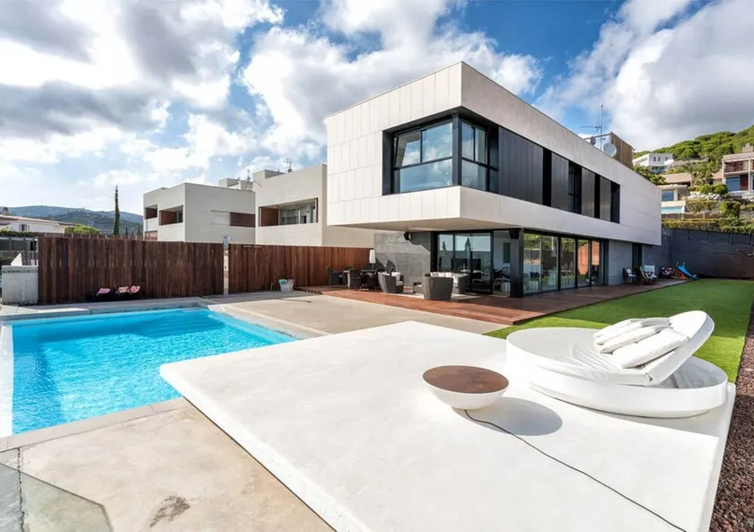 Nyt hus! LUKSUS VILLA nær Barcelona & Costa Brava - Image 1