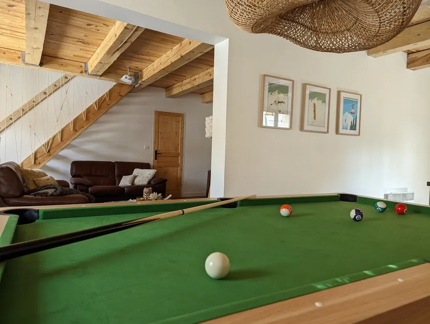 COMFORTABLE CHALET - QUIET AND CLOSE TO EVERYTHING - Image 1