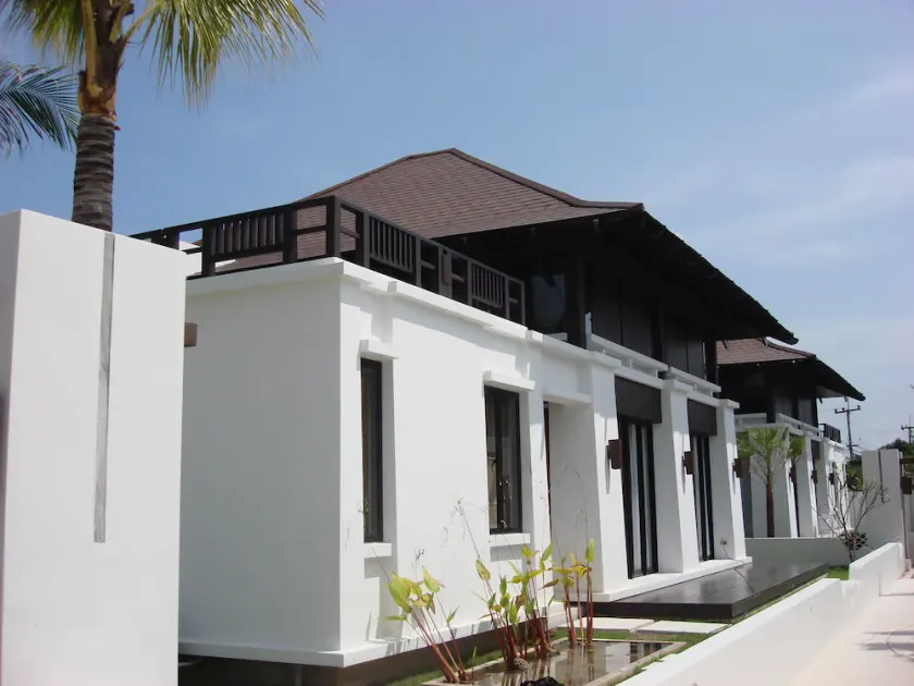 Luxury 3BR House With Direct Access To Private Beach - Image 1