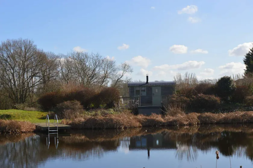 Shepherds Hut con bañera de hidromasaje en una impresionante ubicación rural - Image 1