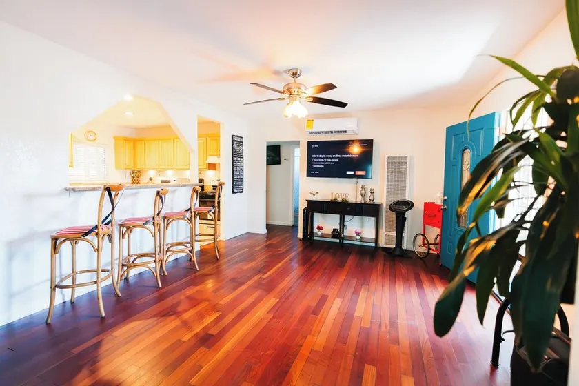 Paradise Home in Compton - Image 1