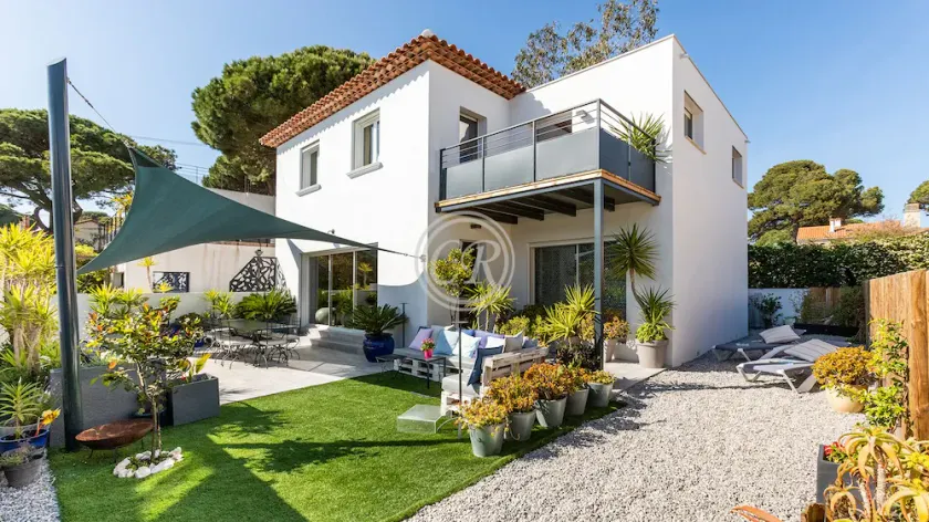 Superb contemporary villa PIED DANS L'EAU - plage de l'Ayguade / with plancha - Image 1