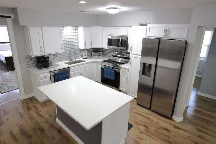 Beautiful 4 beds & 3 baths downtown Allen - Image 1