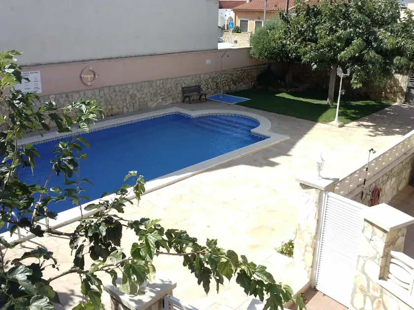 Bel appartement au rez-de-chaussée avec piscine. - Image 1