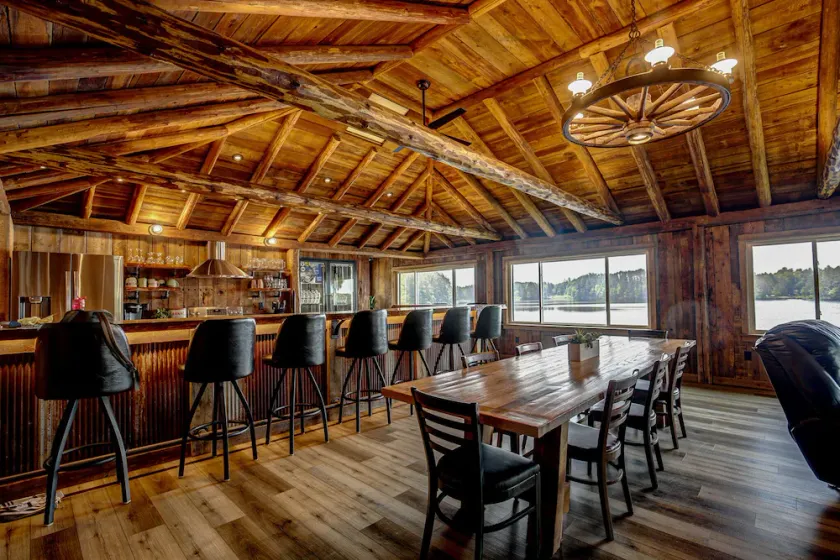 Luxury Lakeside Lodge on Beautiful Somo Lake - Image 1