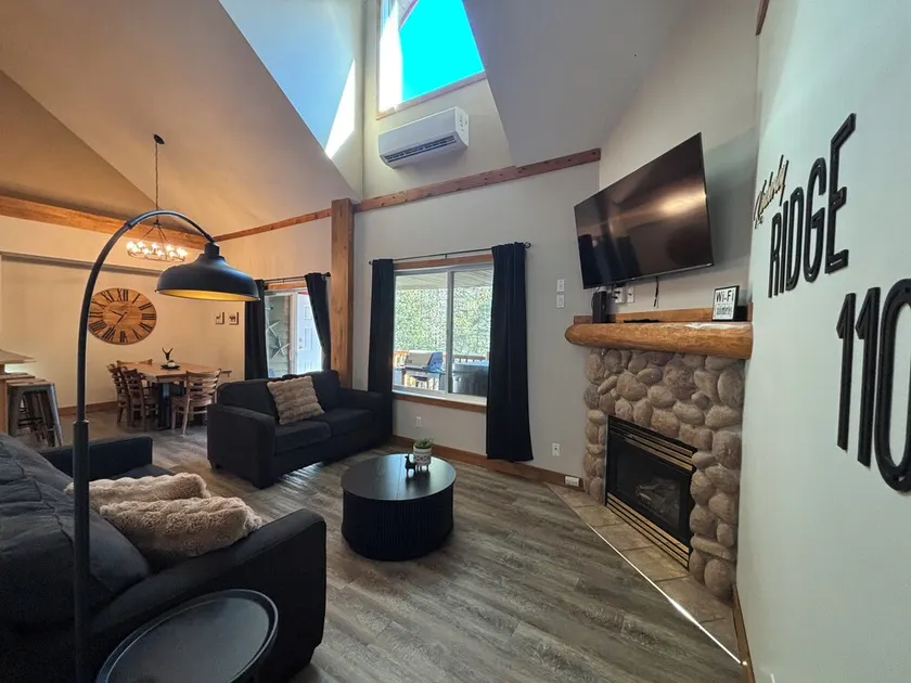 ⛳️110 Golf Resort, 3 Bed 3 Bath, Sleeps 12, central A/C & private hot tub⛳️ - Image 1