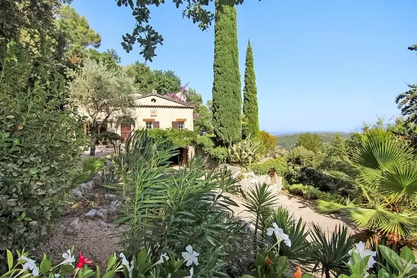 Provencal stone villa - Image 1