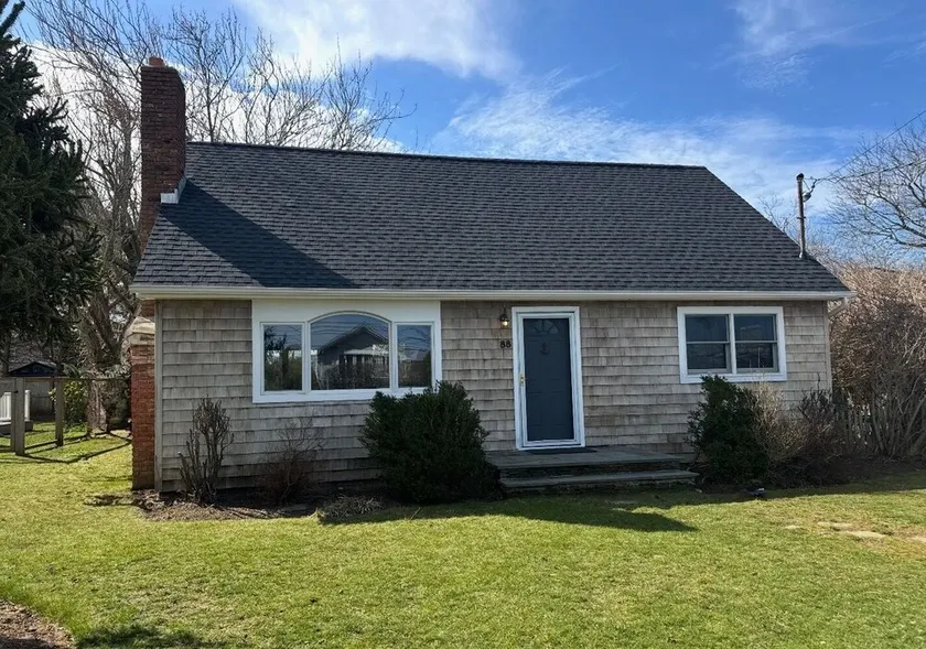 Fully loaded 4 bedroom house in Ditch Plains! - Image 1