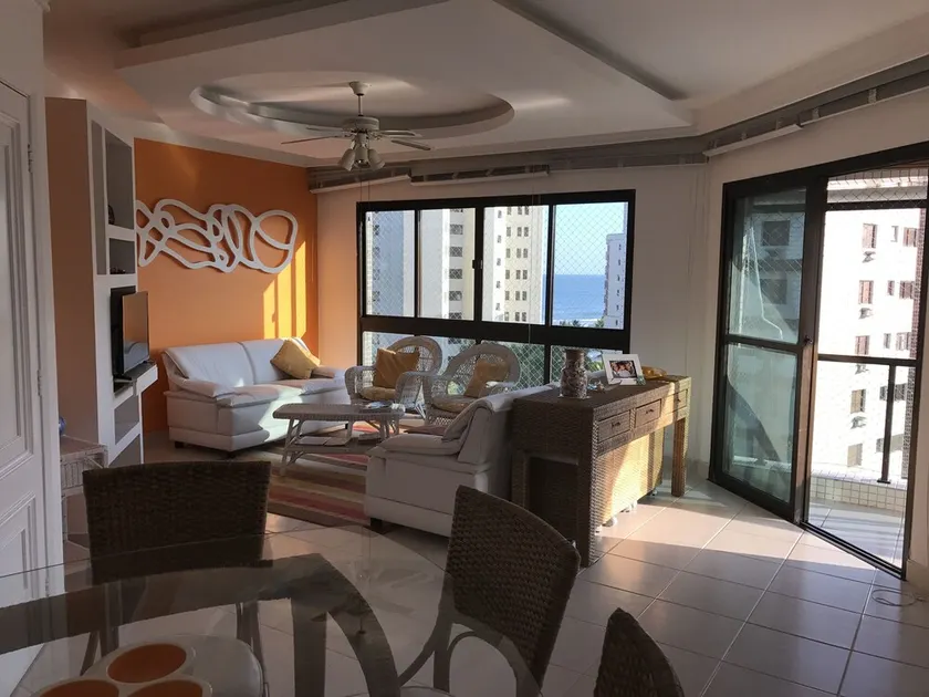 Cozy and practical apartment in an excellent location, with 4 bedrooms and 2 suites. - Image 1
