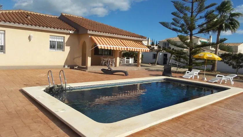 VILLA AVEC PISCINE PRIVÉE 200 M. BEACH - 6 personnes - WIFI - - Image 1