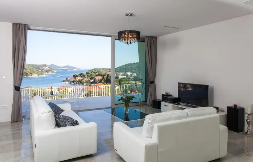Magnífica villa con terraza, piscina privada y jacuzzi | Vistas al agua - Image 1