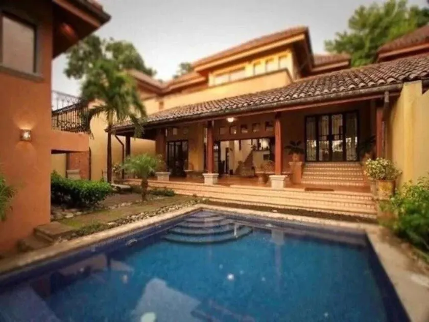 Luxury 4BR 4BTH Villa & Casita in Tamarindo Beach, Private Pool, steps to Beach - Image 1