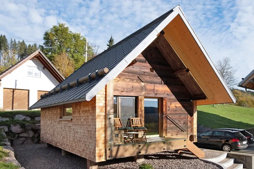 Schwarzwaldchalet Holzperle con terrazza privata e accesso spa in fattoria - Image 1