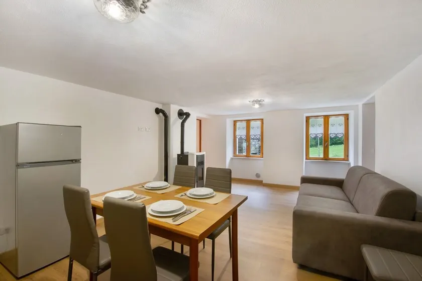 Appartamento 'Luéisch Ketschu 1' con vista sulle montagne, giardino in comune e Wi-Fi - Image 1