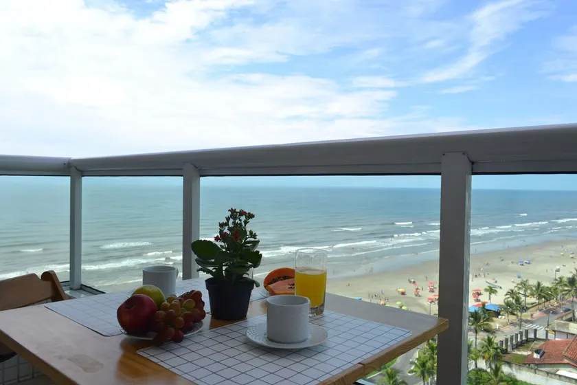 Cute beachfront apartment with a gourmet balcony and beautiful views. - Image 1