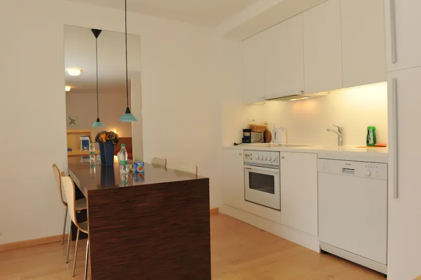 Bor Tour As / Bright APP em zona tranquila - garagem gratuita e Wi-Fi - Image 1