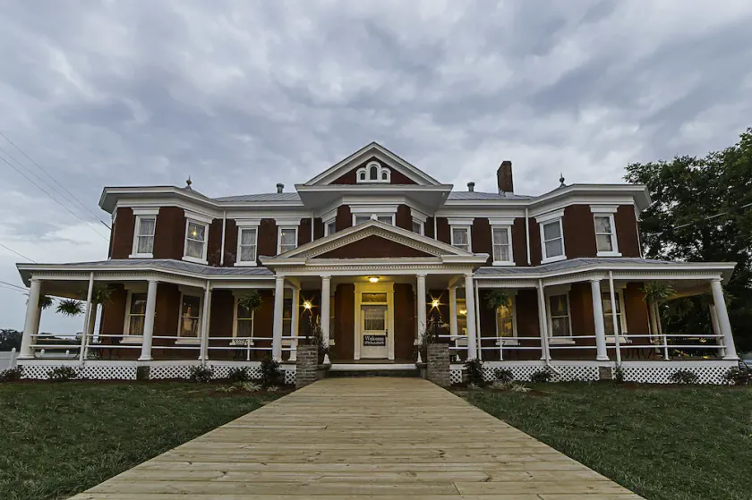 Grand Victorian Inn - Image 1