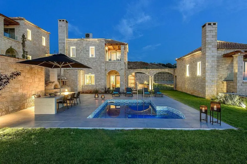Sea View 3 bedroom villa with a heated pool - Image 1