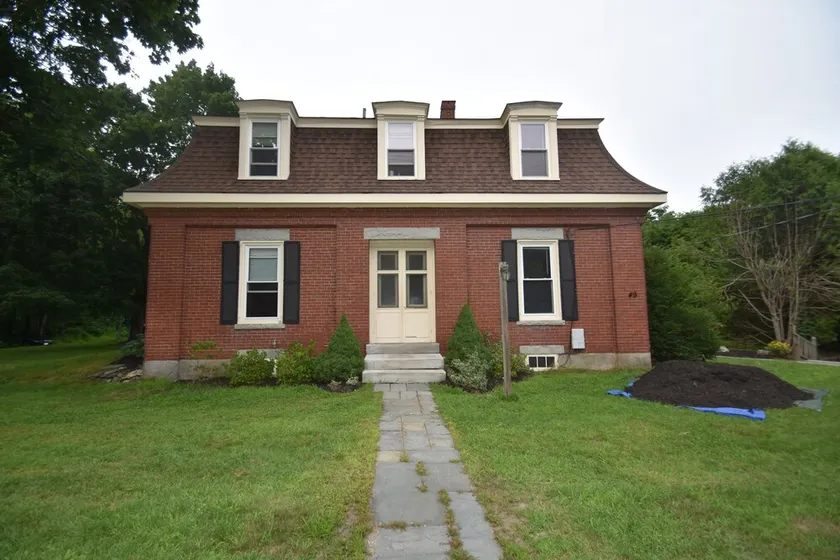 Historical New England 2Bedroom with 2 King beds Brick Building - Image 1