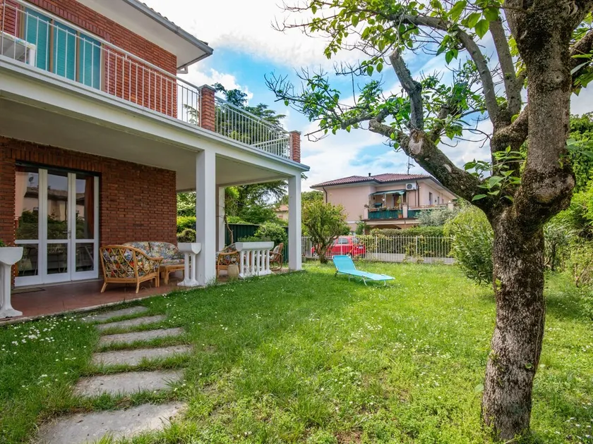 Lovely little house a few meters from the beach of the romantic Manerba - Image 1