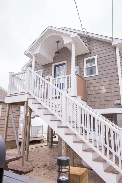 The Perfect Family Beachfront Cottage  The Viola Cottage - Image 1