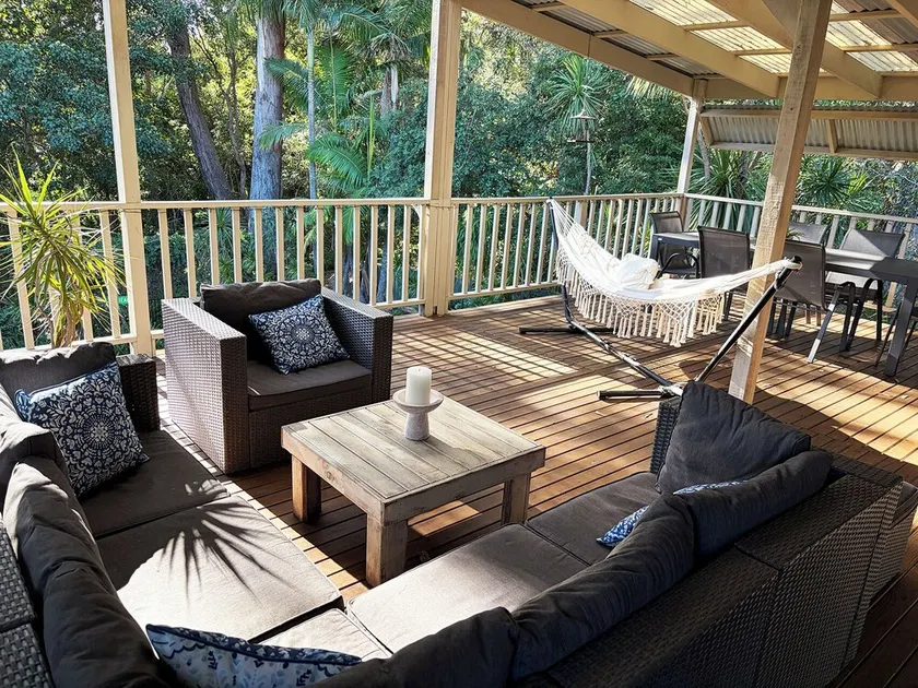 Mollybeen, Fantastic location. 5 min flat walk to beach, shops & Mollymook Bowlo - Image 1